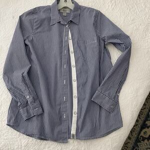 Like NEW GH Bass striped stretch button down shirt Small